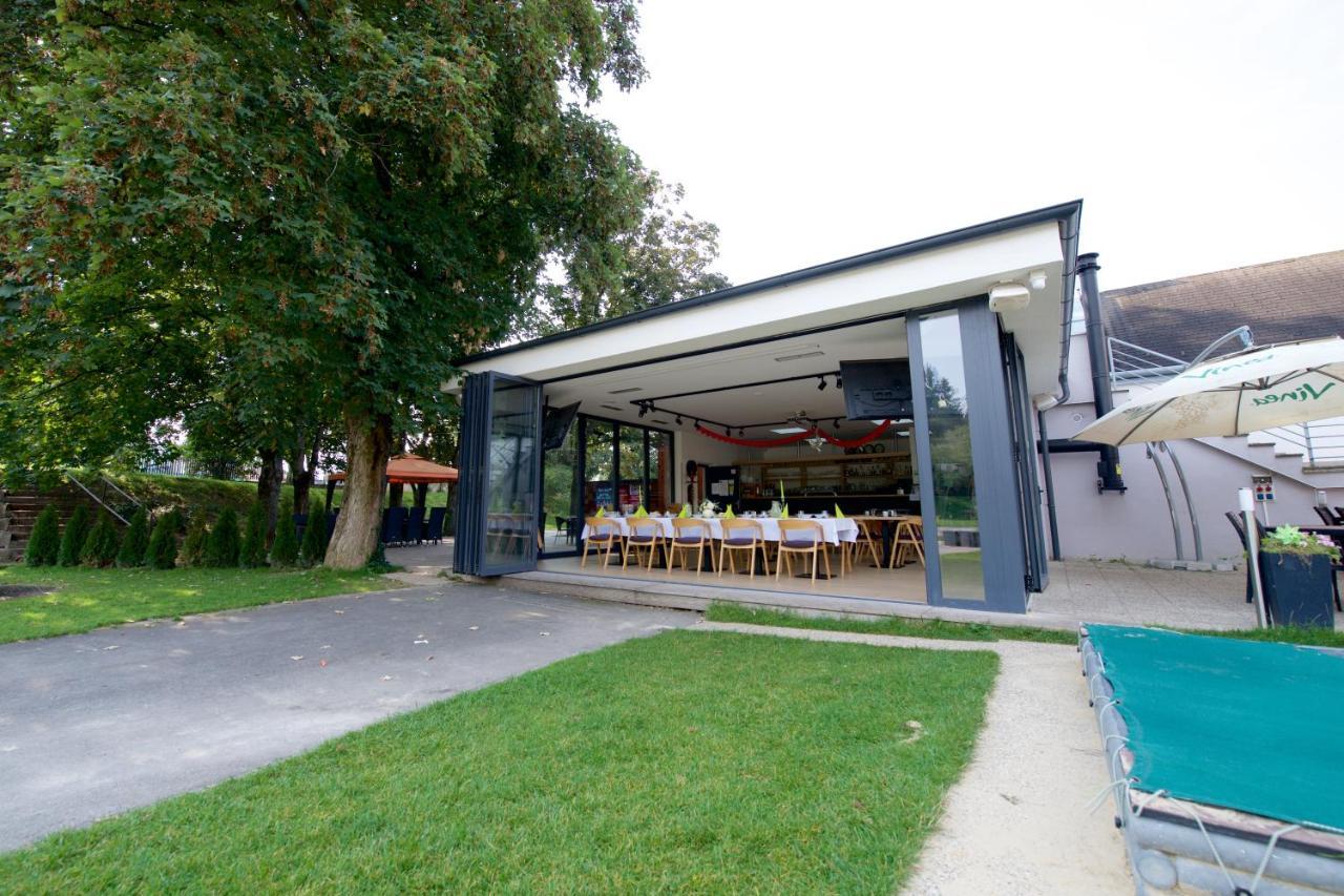 Penzion Formula Trenčín Kültér fotó