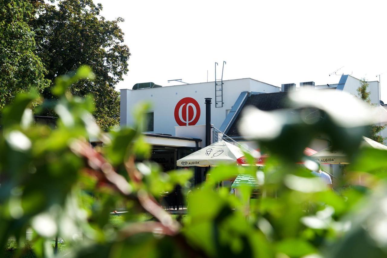 Penzion Formula Trenčín Kültér fotó